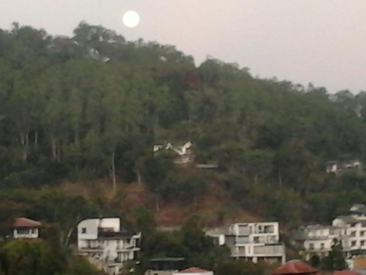 Majestic Tourist Hotel Kandy Exteriör bild